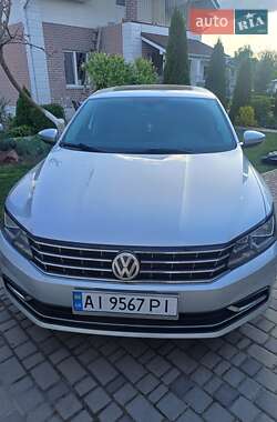 Седан Volkswagen Passat 2015 в Києві
