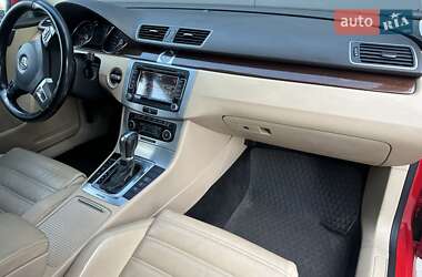Універсал Volkswagen Passat 2011 в 