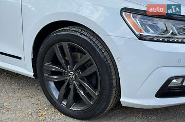 Седан Volkswagen Passat 2016 в 