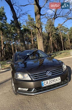 Універсал Volkswagen Passat 2012 в 