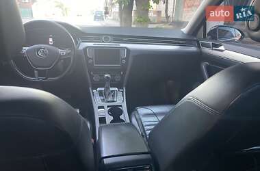 Седан Volkswagen Passat 2015 в 