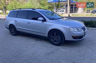 Универсал Volkswagen Passat 2005 в Сторожинце