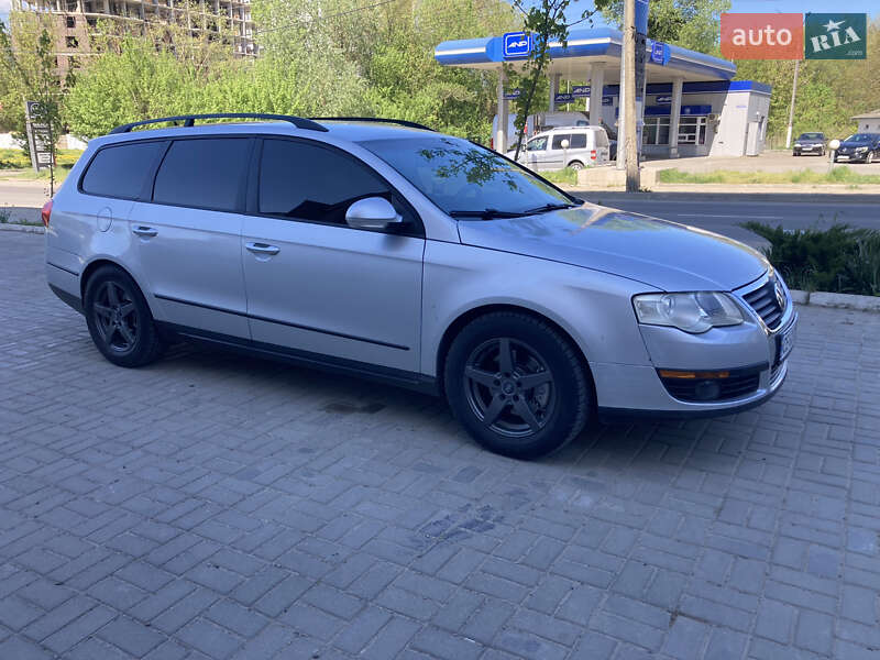 Універсал Volkswagen Passat 2005 в 