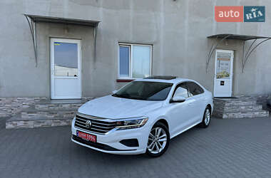 Седан Volkswagen Passat 2021 в Луцке