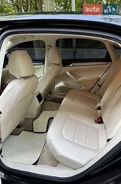 Седан Volkswagen Passat 2015 в 
