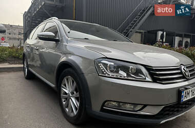 Універсал Volkswagen Passat 2014 в Житомирі