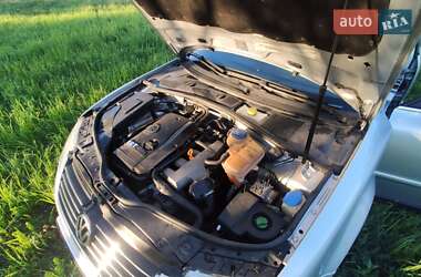 Седан Volkswagen Passat 2004 в 