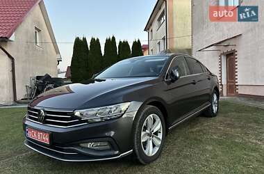 Седан Volkswagen Passat 2021 в 