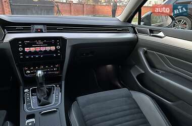 Седан Volkswagen Passat 2021 в 