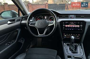 Седан Volkswagen Passat 2021 в 
