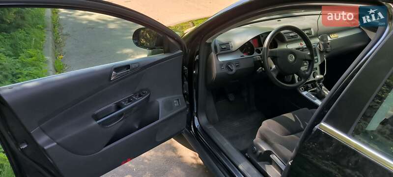 Универсал Volkswagen Passat 2008 в Ровно