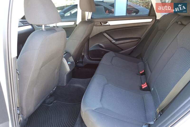 Седан Volkswagen Passat 2017 в Львове