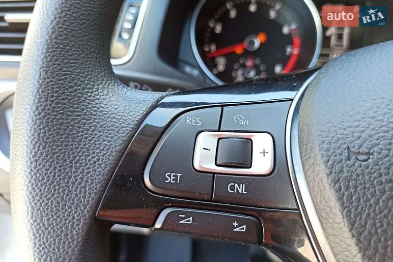 Седан Volkswagen Passat 2017 в Львове