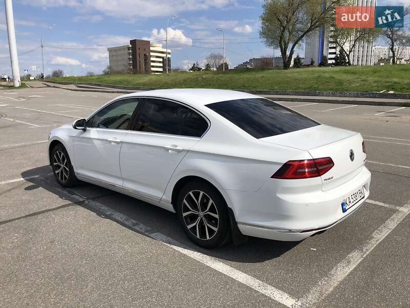 Седан Volkswagen Passat 2016 в Киеве