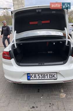 Седан Volkswagen Passat 2016 в 