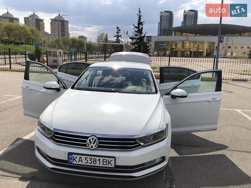 Седан Volkswagen Passat 2016 в Киеве