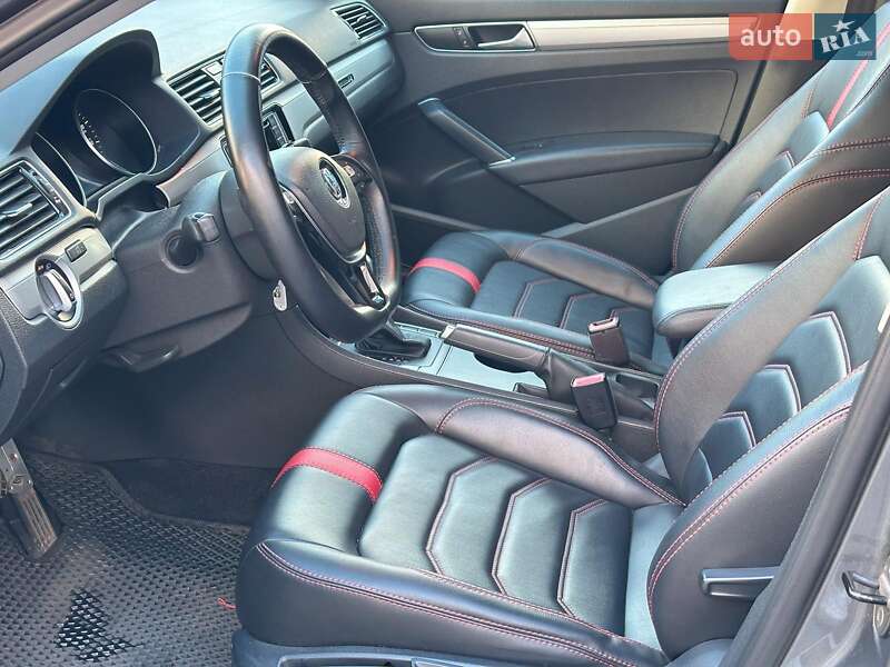 Седан Volkswagen Passat 2016 в Одесі