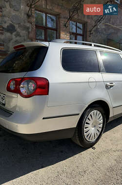 Універсал Volkswagen Passat 2009 в 