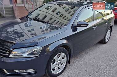 Універсал Volkswagen Passat 2012 в 