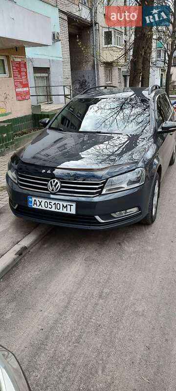 Універсал Volkswagen Passat 2012 в 