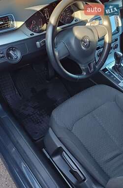 Універсал Volkswagen Passat 2012 в 