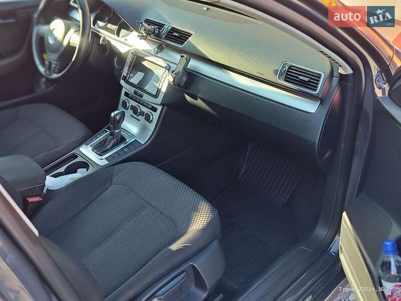 Универсал Volkswagen Passat 2012 в Харькове