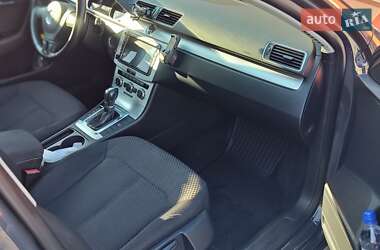 Універсал Volkswagen Passat 2012 в 