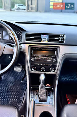 Седан Volkswagen Passat 2014 в 