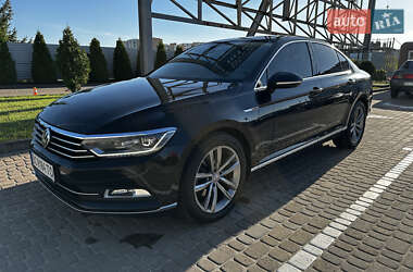 Седан Volkswagen Passat 2016 в Львові