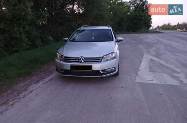 Універсал Volkswagen Passat 2011 в  Універсал Volkswagen Passat 2011 в