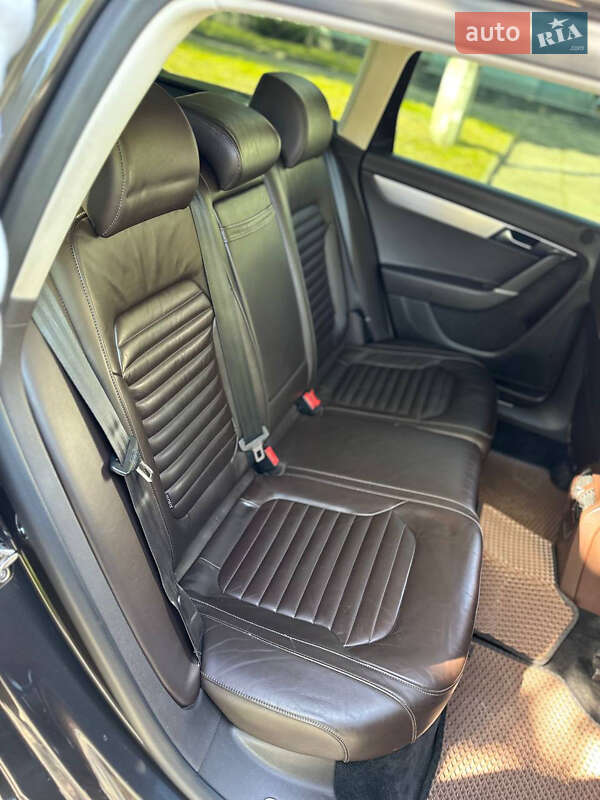 Универсал Volkswagen Passat 2011 в Калуше