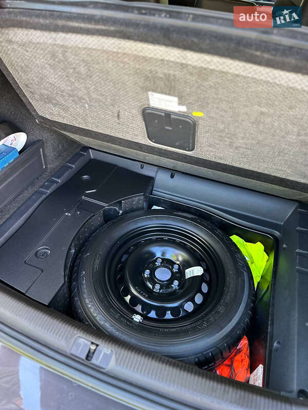 Универсал Volkswagen Passat 2011 в Калуше