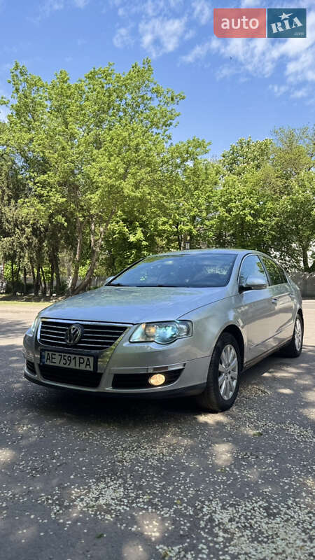 Седан Volkswagen Passat 2010 в Каменском