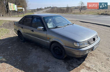 Седан Volkswagen Passat 1994 в Стрию