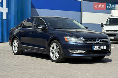 Седан Volkswagen Passat 2012 в Рівному