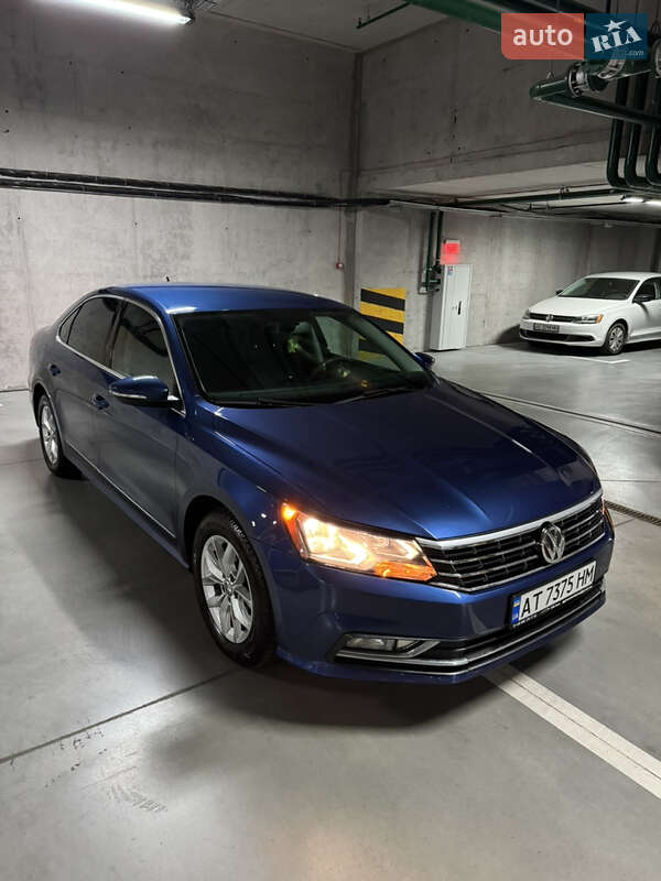 Седан Volkswagen Passat 2015 в Киеве