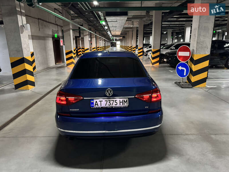 Седан Volkswagen Passat 2015 в Киеве