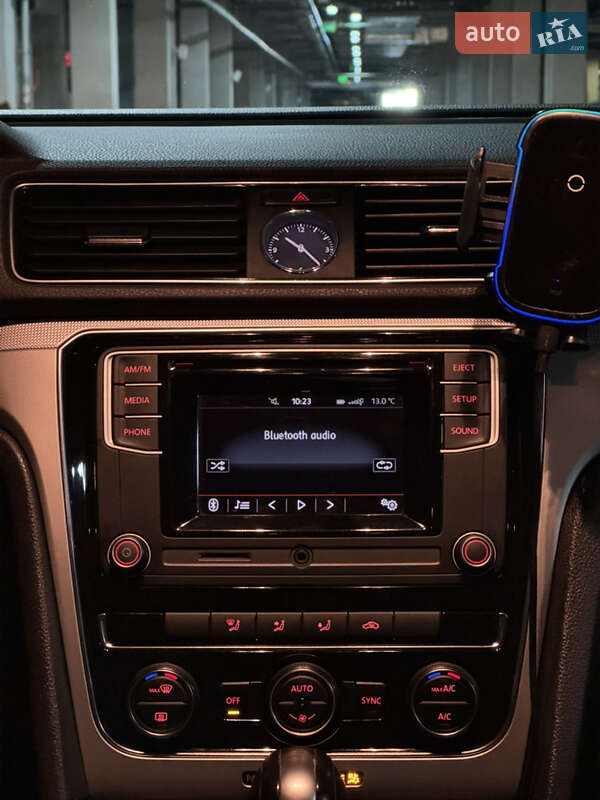 Седан Volkswagen Passat 2015 в Киеве