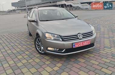 Універсал Volkswagen Passat 2012 в 