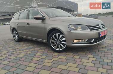 Універсал Volkswagen Passat 2012 в 