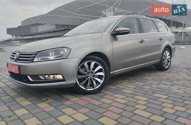 Універсал Volkswagen Passat 2012 в 