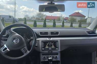 Універсал Volkswagen Passat 2012 в 