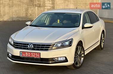 Седан Volkswagen Passat 2017 в 