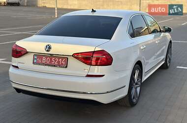 Седан Volkswagen Passat 2017 в 