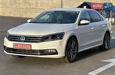 Седан Volkswagen Passat 2017 в 