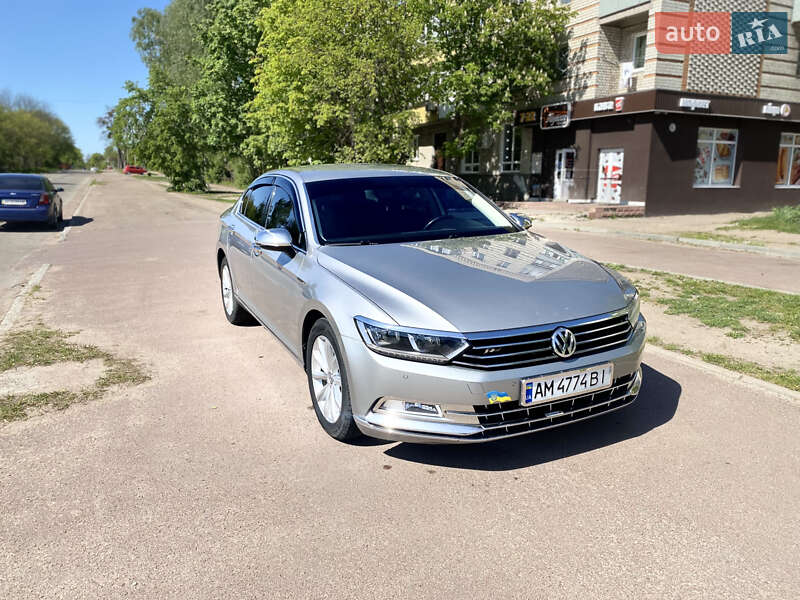 Седан Volkswagen Passat 2016 в Коростене