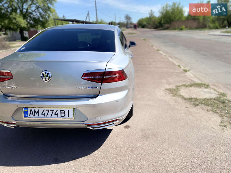 Седан Volkswagen Passat 2016 в Коростене