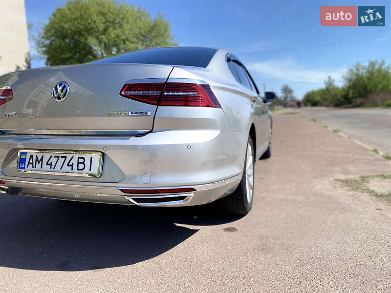 Седан Volkswagen Passat 2016 в Коростене