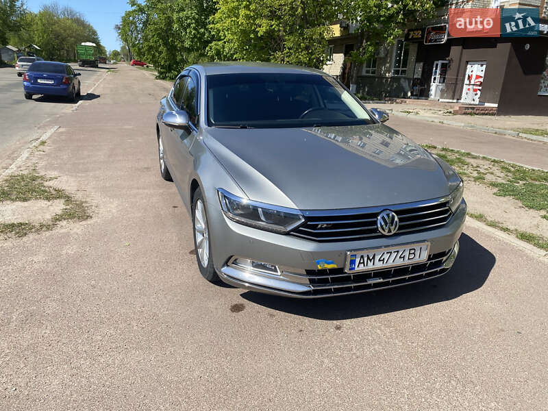 Седан Volkswagen Passat 2016 в Коростене