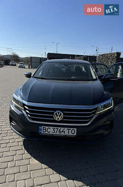 Седан Volkswagen Passat 2020 в Львове